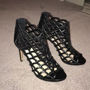 Black Leather Vince Camuto Fontanela Heel